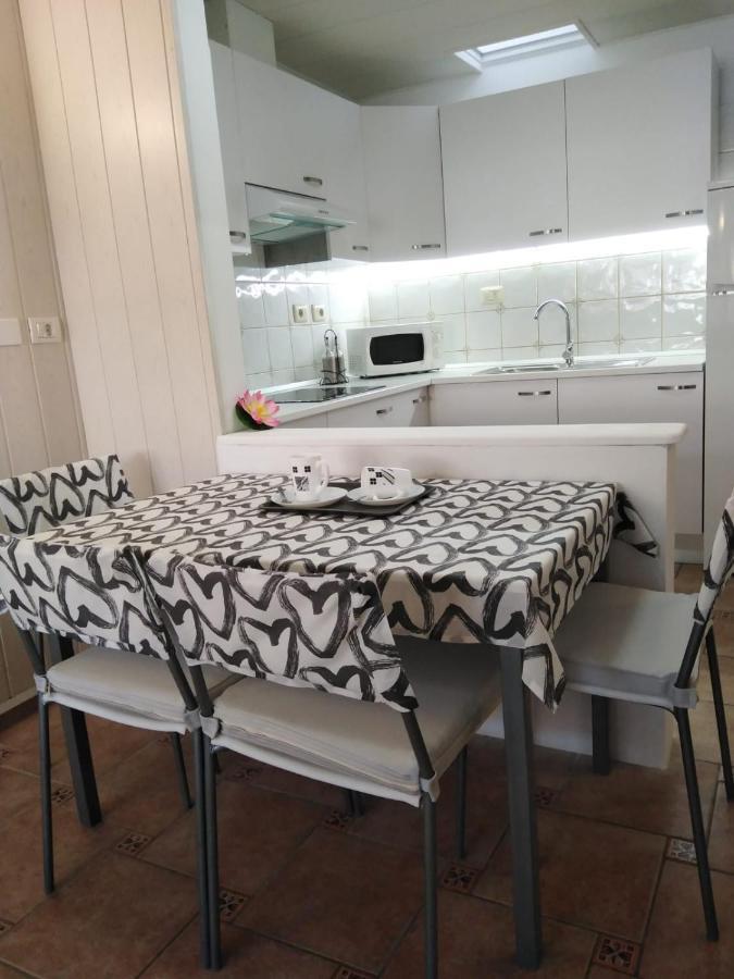 Appartement House Lilu à Arona  Extérieur photo